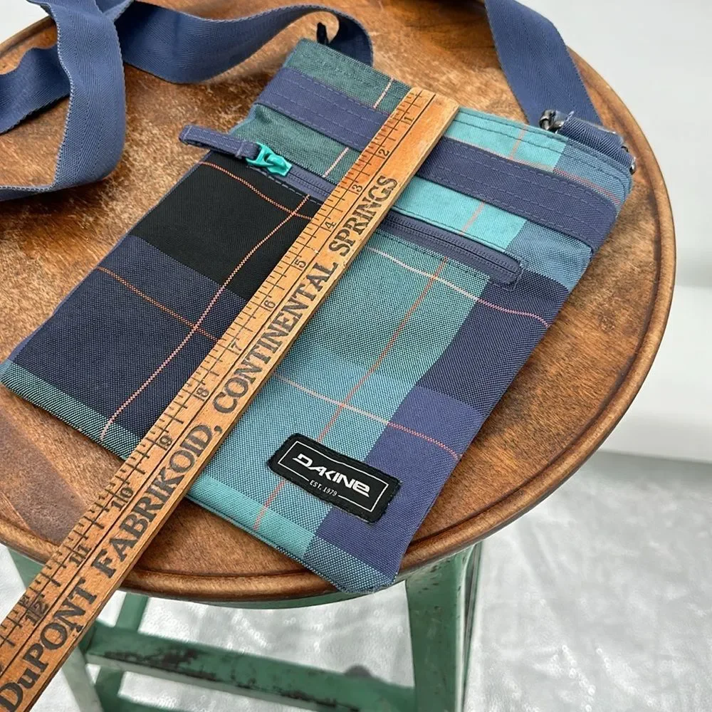 Dakine Crossbody Purse Bag Blue Green Plaid Adjustable Strap